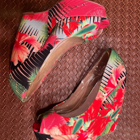Colorful Aldo Platform Peep-Toe Heels - Picture 7 of 9